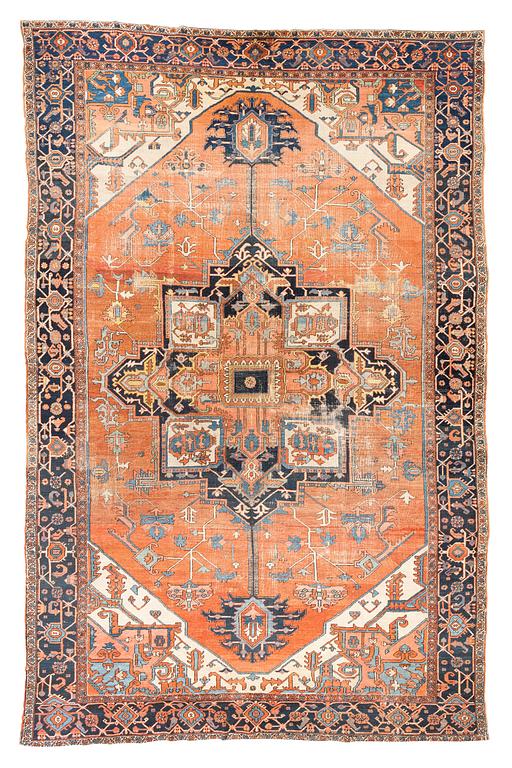 A carpet, an antique Heriz, ca 469,5-471 x 300-309,5 cm.