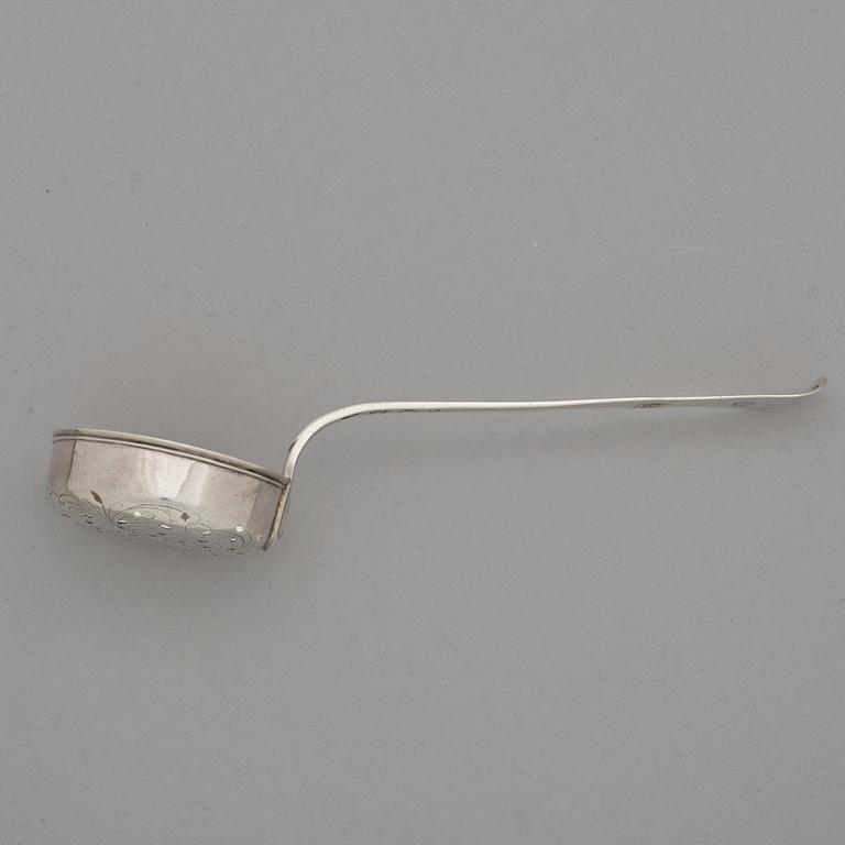 A Swedish 18th century silver sugar-caster spoon, mark of Carl Klingwall, Västerås 1776.