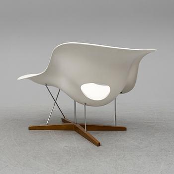 CHARLES AND RAY EAMES, , ”La Chaise”, Vitra.