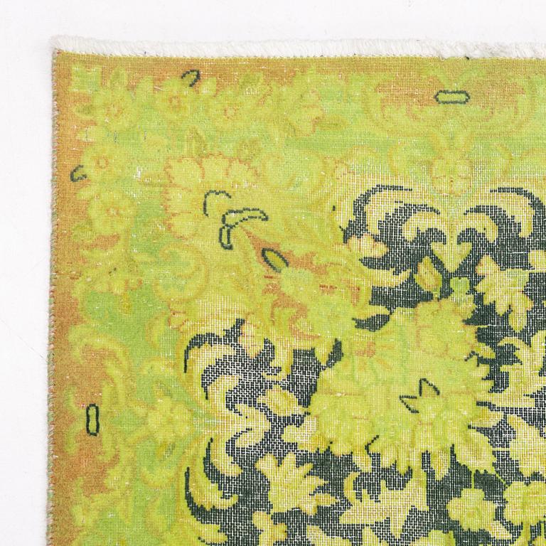 Matta, Kirman "Vintage" design, ca 392 x 295 cm.