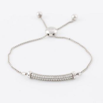 Bracelet, 14K white gold with brilliant-cut diamonds.