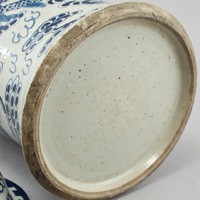 LOCKURNA, porslin, Kina, 1900-talets slut.