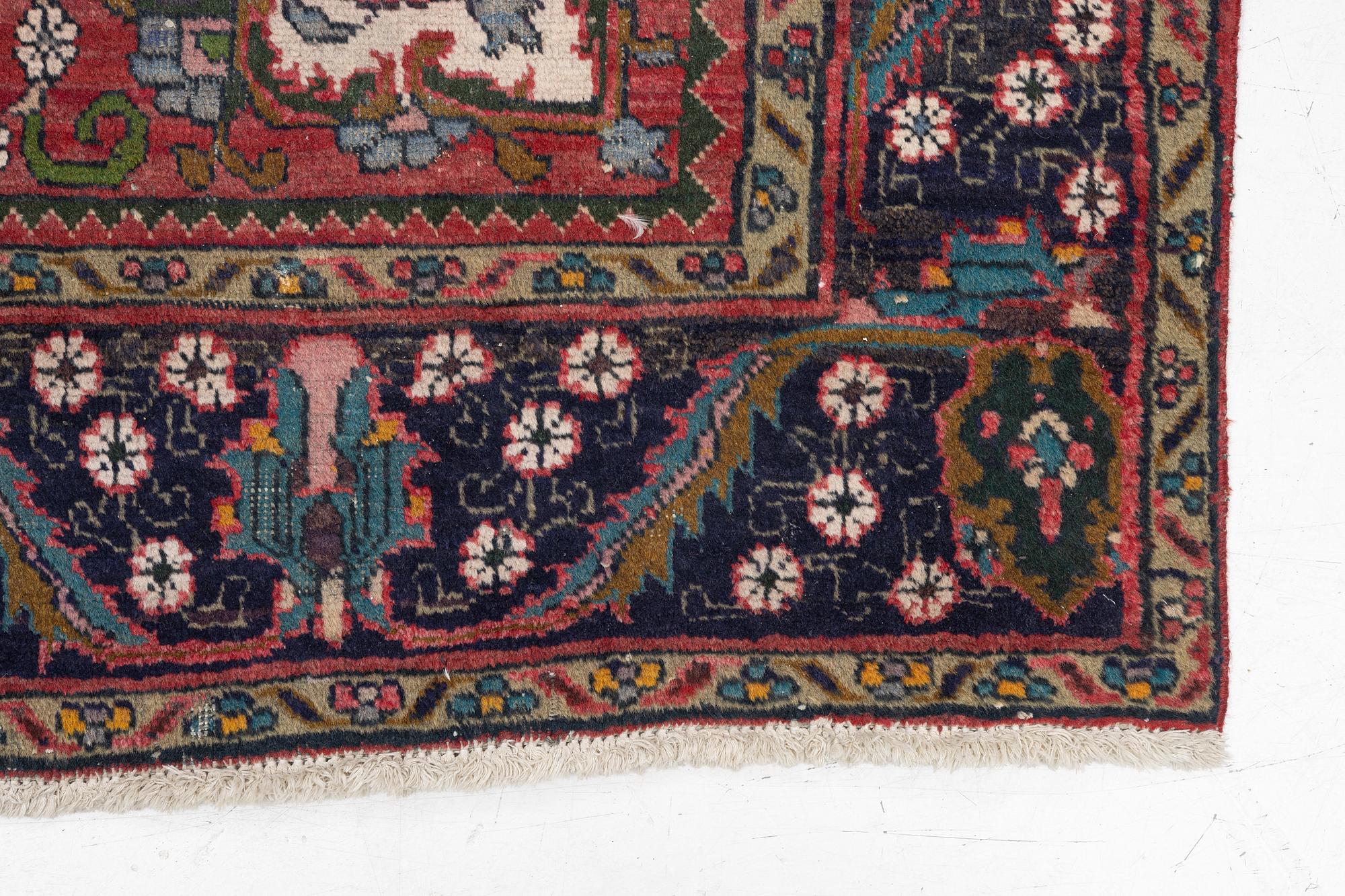 Matta, semiantik Heris/Gorovan, ca 275 x 200 cm.