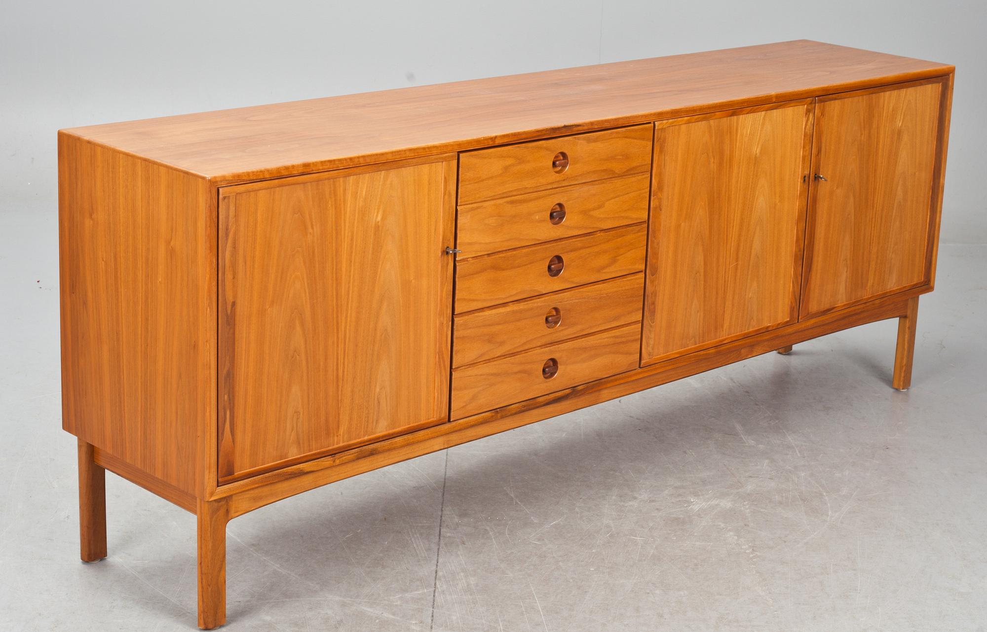 SIDEBOARD. Skaraborgs Möbelindustri AB, Tibro, 1960-tal.