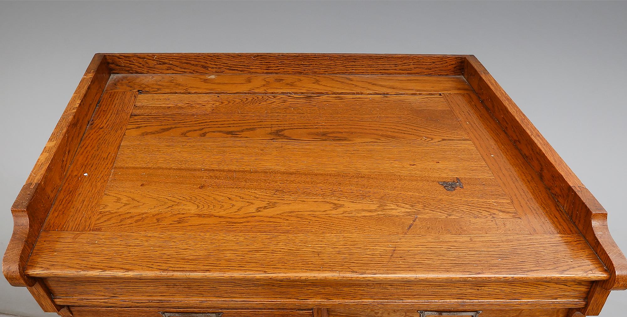 ARKIVSKÅP, 1900-talets första hälft.