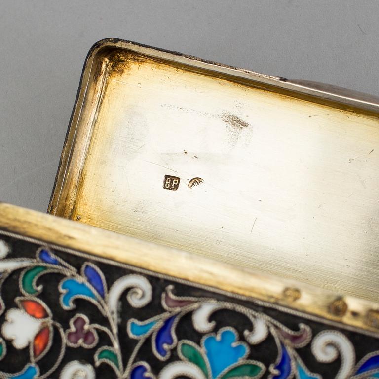 A Russian early 20th century parcel-gilt and enamel snuff-box, unidentified makers mark, Moscow 1899-1908.