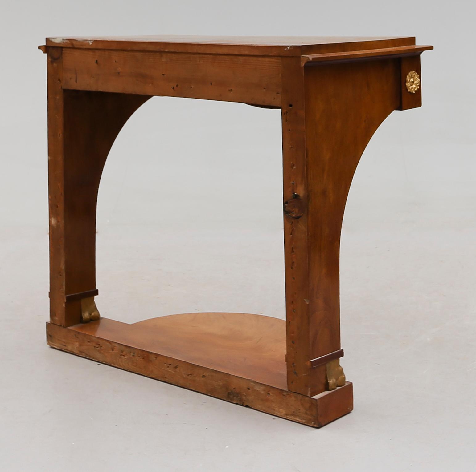 KONSOLBORD, Karl-Johan, 1800-talets mitt.