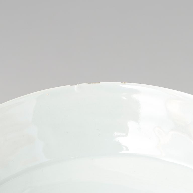 Two Chinese porcelain dishes, 18th Century.