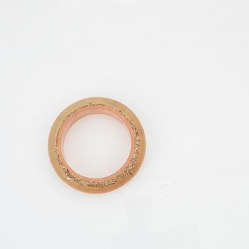 Louis Vuitton, inclusion bangle.