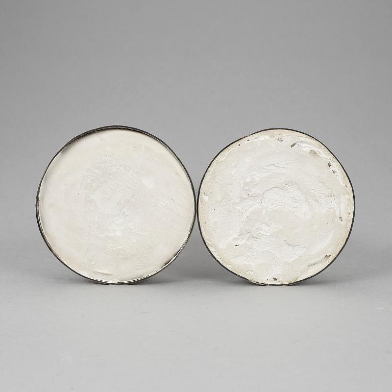 LJUSSTAKAR, ett par, silver, otydliga stämplar, troligen Finland, 1800-tal.