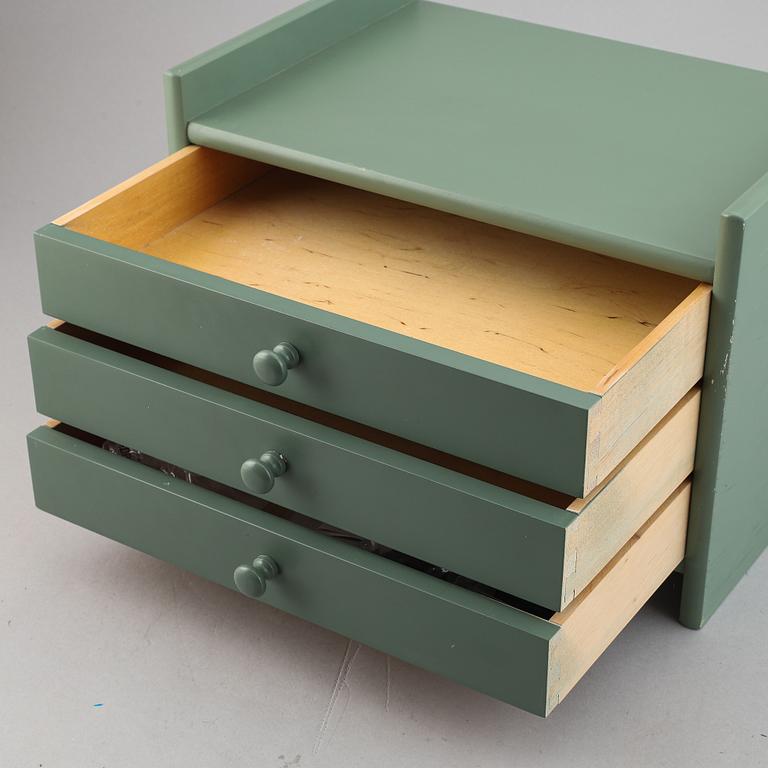 Carl Malmsten, a pinewood 'Visingsö' bookcase/cabinet, second half of the 20th Century.