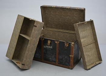 KOFFERT, 1900-talets första hälft.