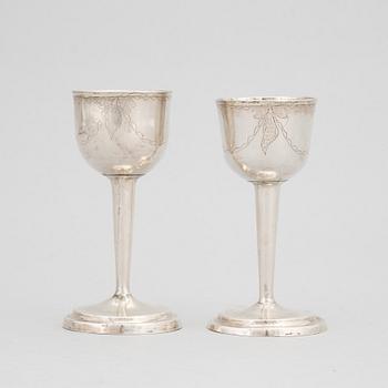 A pair of silver cups by Olof Peter Almén, Hedemora, 1802.