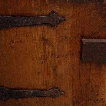 A painted Swedish corner cabinet, Hälsingland, Sweden, dated 1804.