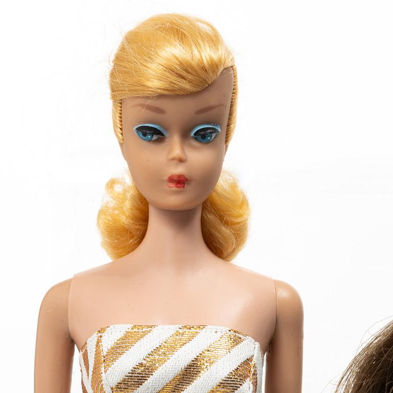 Barbiedockor, 4 st, samt kläder och accessoarer, Mattel, 1960-tal.