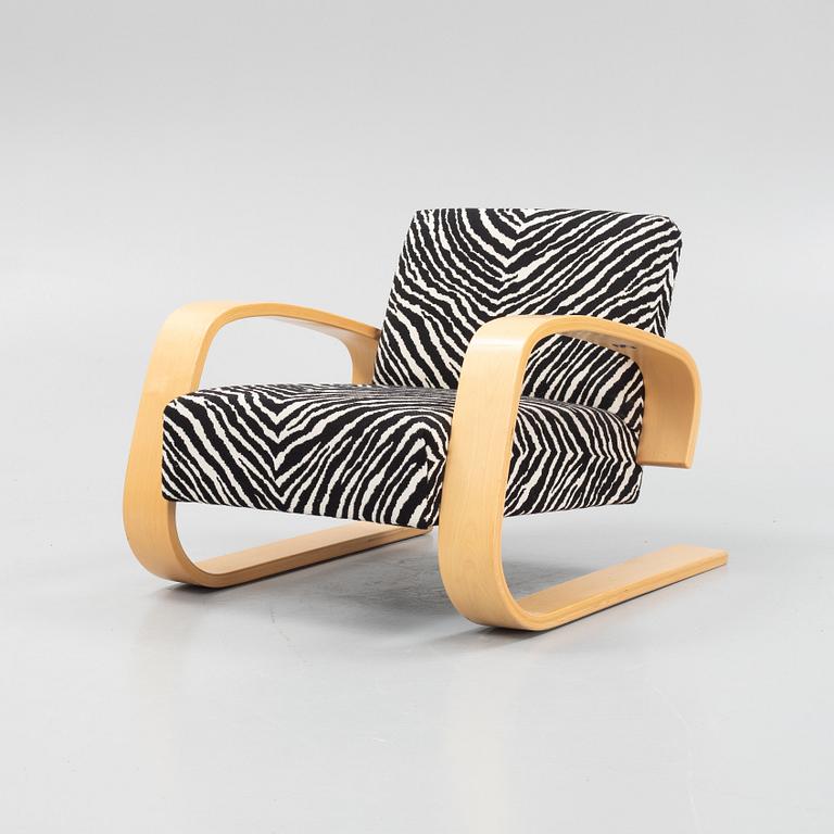 Alvar Aalto, fåtölj, "Tank chair", modell 400, Artek, Finland, 2006.