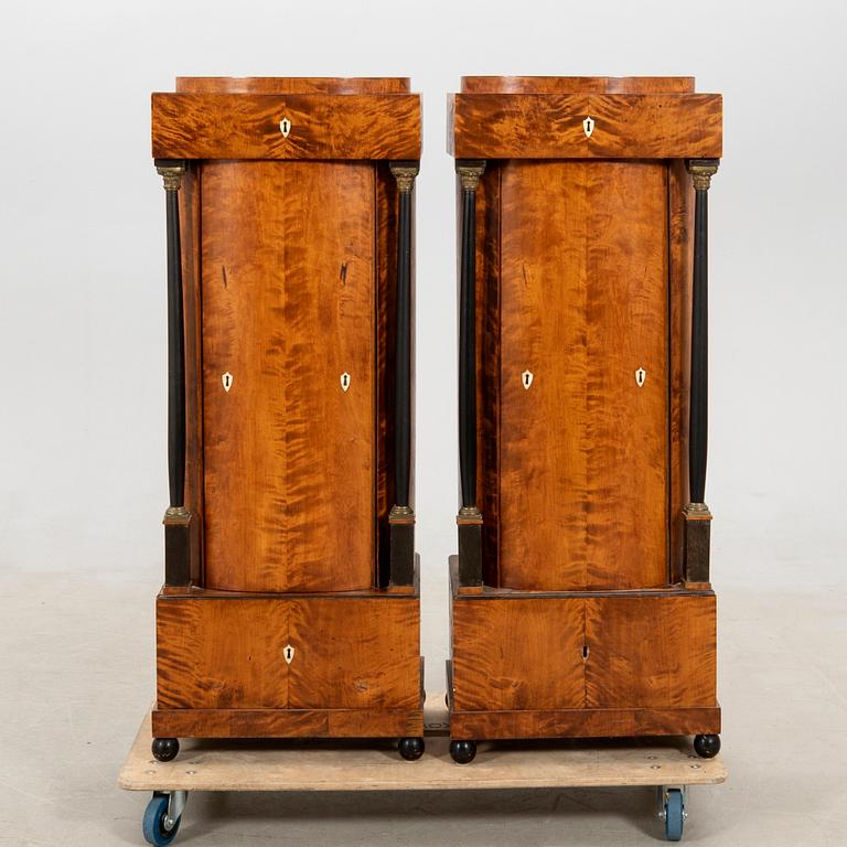 Column cabinets, a pair, Karl Johan, first half of the 19th century.