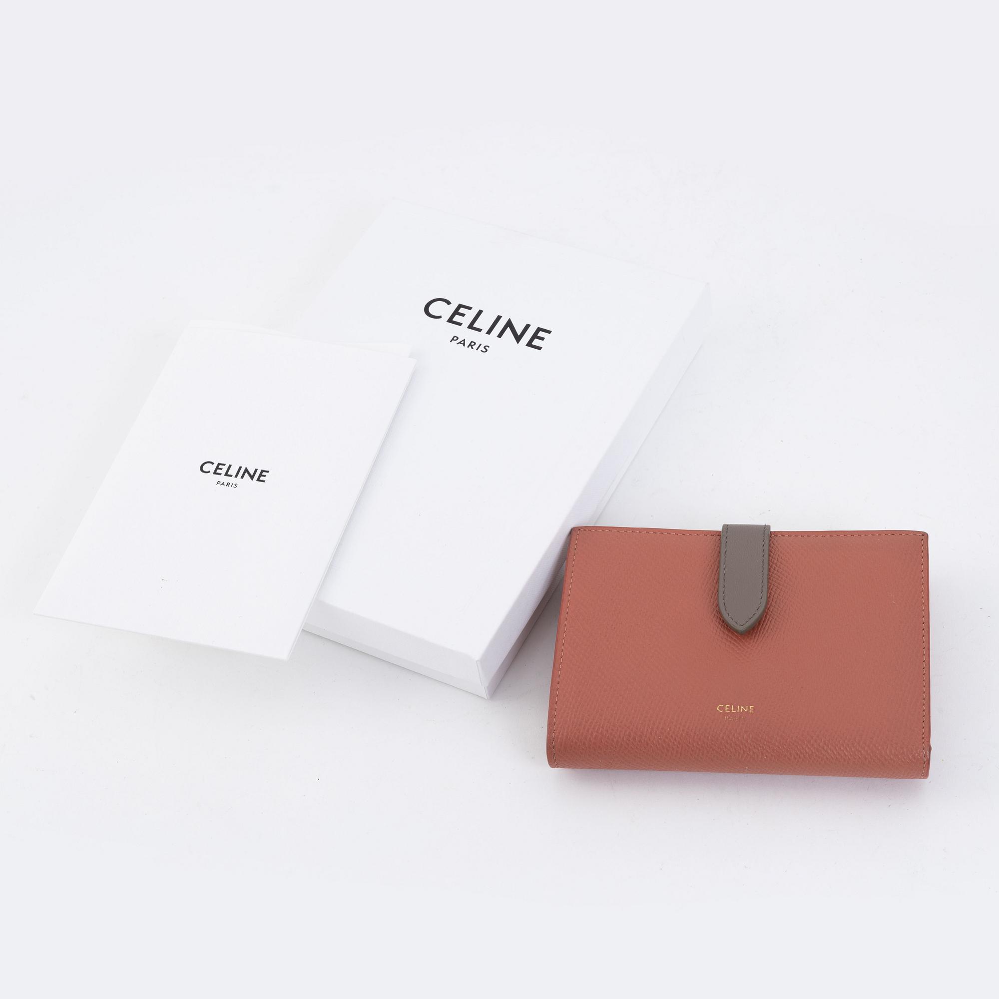 Celine a two tone calfskin Medium Strap Wallet 2020. Bukowskis