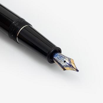 Monblanc, a 'Meisterstück Pix' fountain pen.
