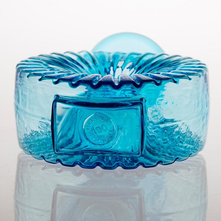 HELENA TYNELL, FLASKA, 'Aurinkopullo', glas, märkt Helena Tynell 100, Lasismi, 82/300, utgiven 2018.