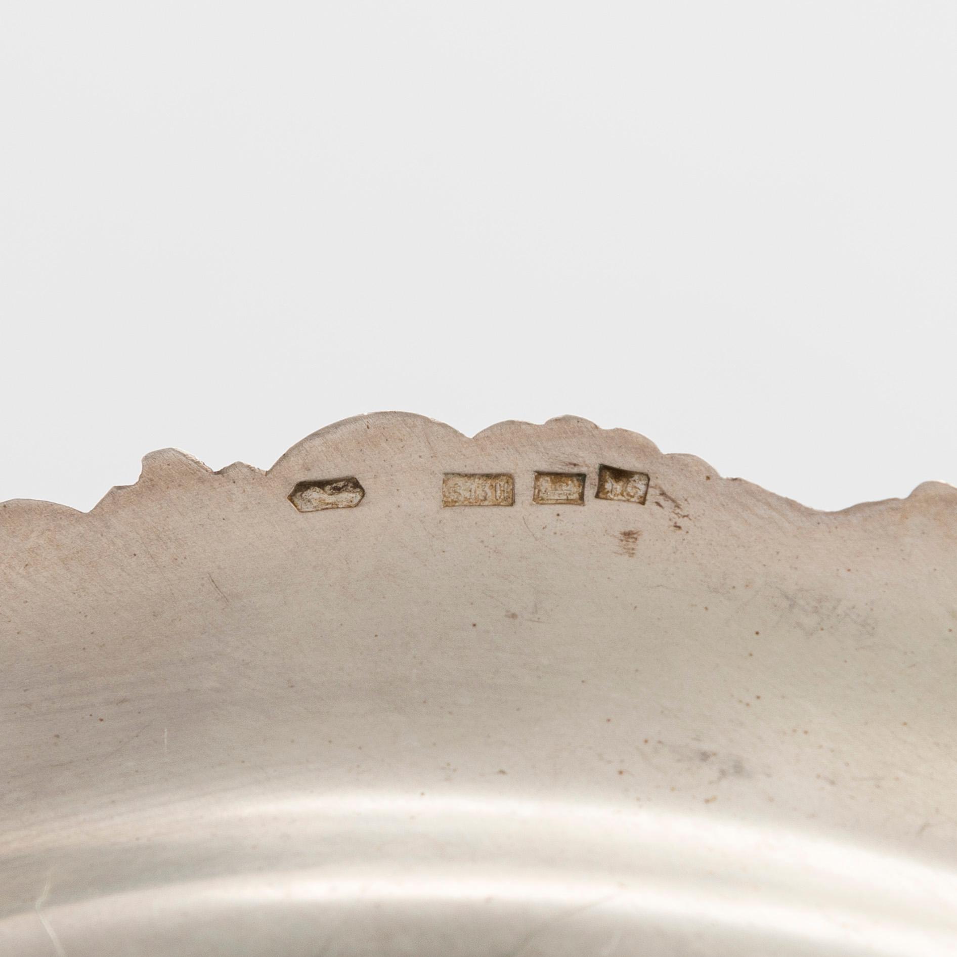 A set of two vases, a dish and a salt cellar with spoon, silver, Hämeenlinna and Helsinki 1929-52.