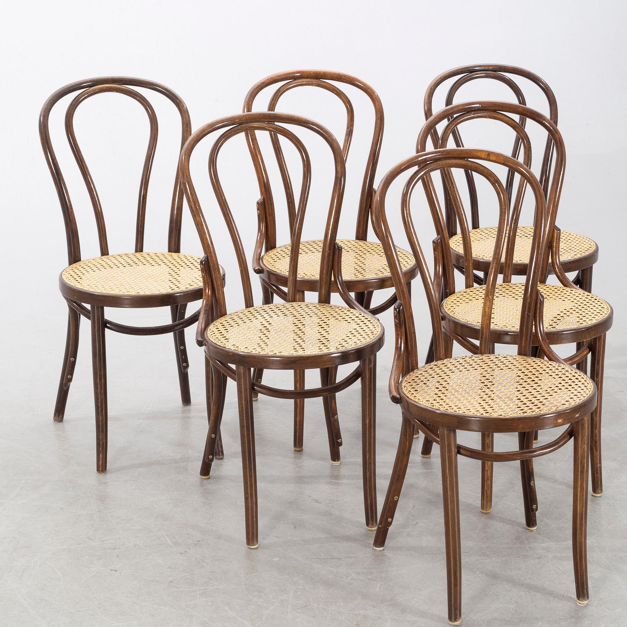 6 CHAIRS, Thonet-style, first half of the 20th century.