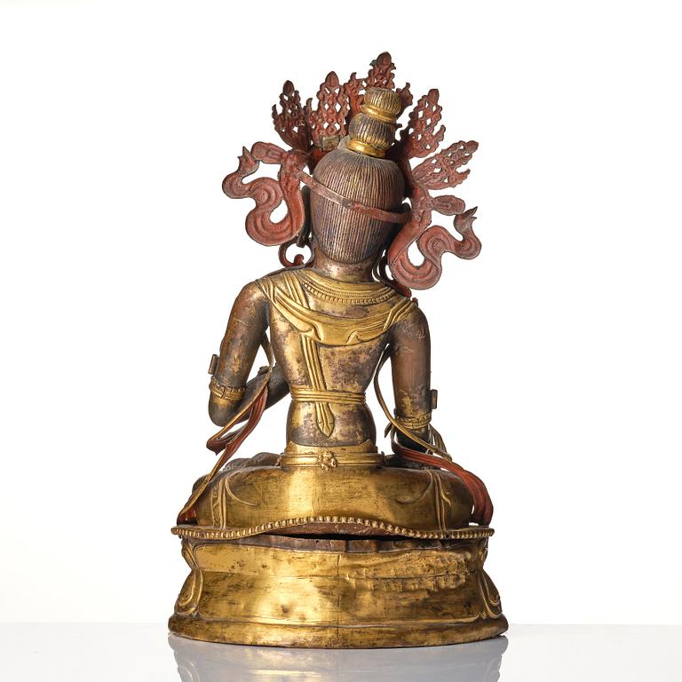 Bodhisattva, förgylld koppar i repousse teknik. Mongoliet, Dolonnor, ca 1800.