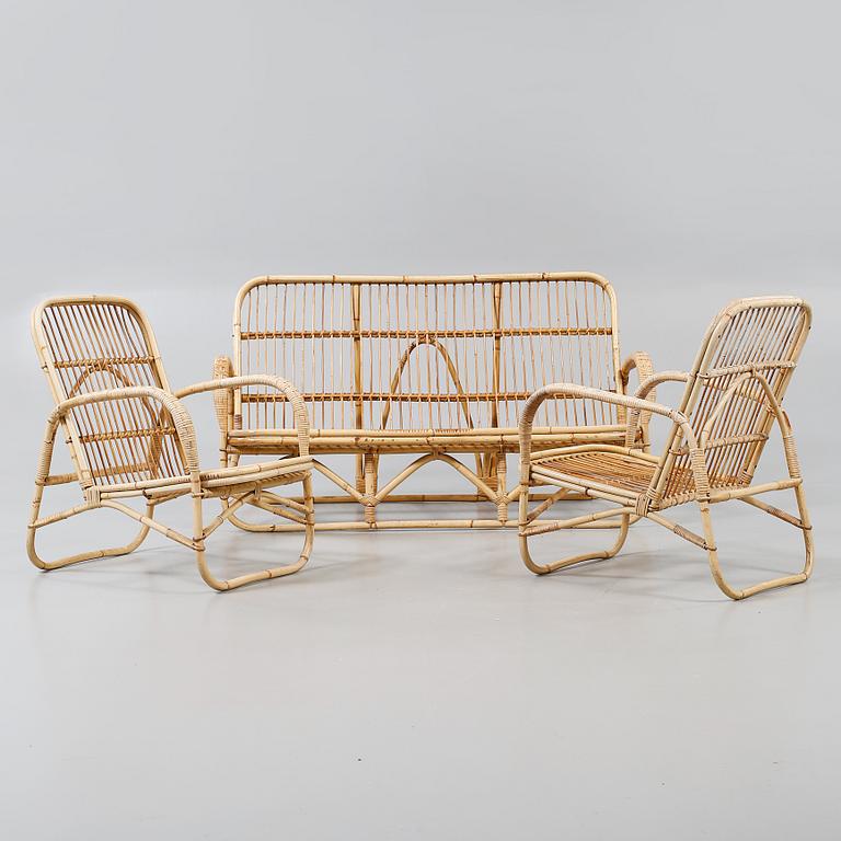 SOFFA samt FÅTÖLJER, ett par, 1900-talets fjärde kvartal.