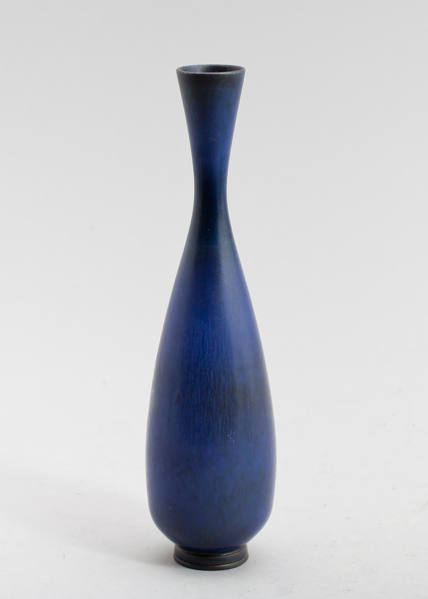 VAS, stengods, Bernt Friberg, Gustavsberg, signerad.