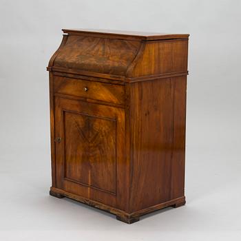 A washstand from the latter half of the 19th century, probably England.