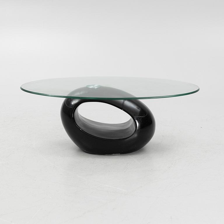 A coffee table, second half of the 20th century.