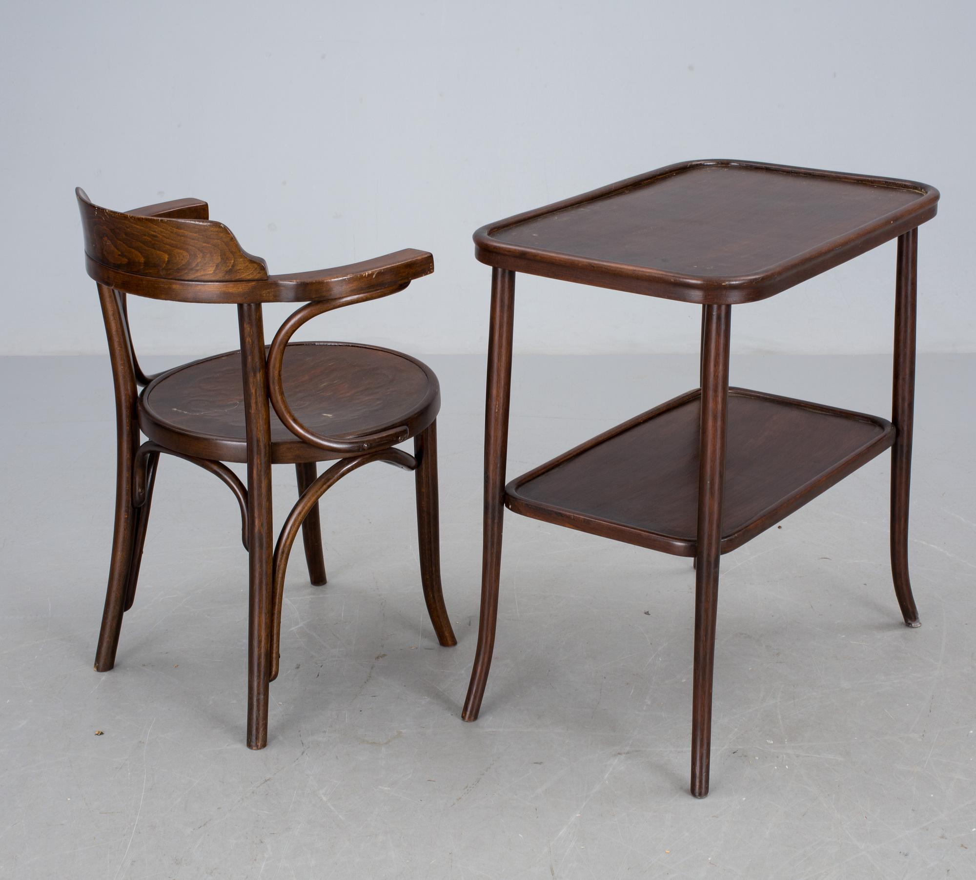 BORD SAMT KARMSTOL, stol märkt Thonet. 1900-tal.