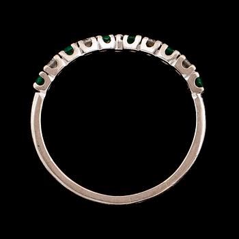 RING, 18 k vitguld, smaragder och briljantsipade diamanter, 1997.