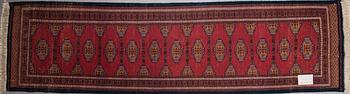 GALLERIMATTA, bochara, Indien. Ca 350x94 cm.