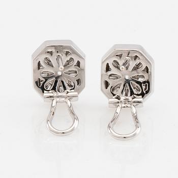 Earrings, a pair of 18K white gold with diamonds approximately 1.31 ct.