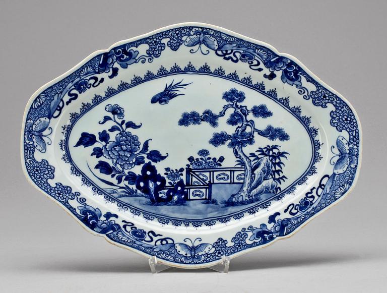 STEKFAT, porslin, Kina, Qianlong, 1736-95.