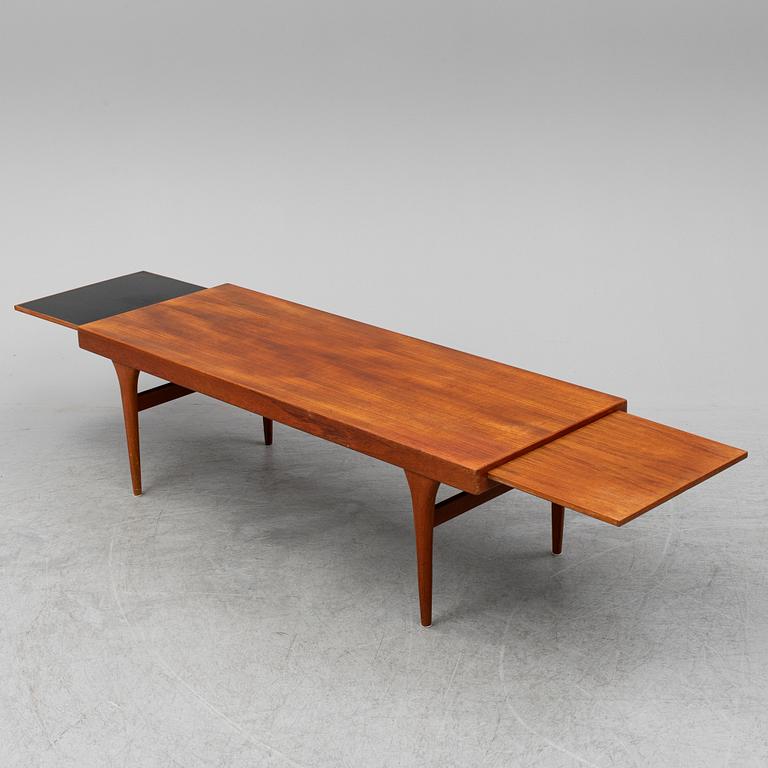 JOHANNES ANDERSEN, a teak veneered coffee table from CFC, Silkeborg, Denmark, 1950's/60's.