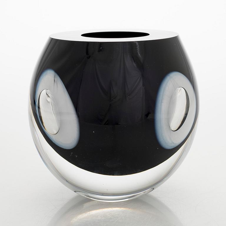 Timo Sarpaneva, a 'Claritas' glass sculpture, signed Timo Sarpaneva Iittala 1986 C 77.