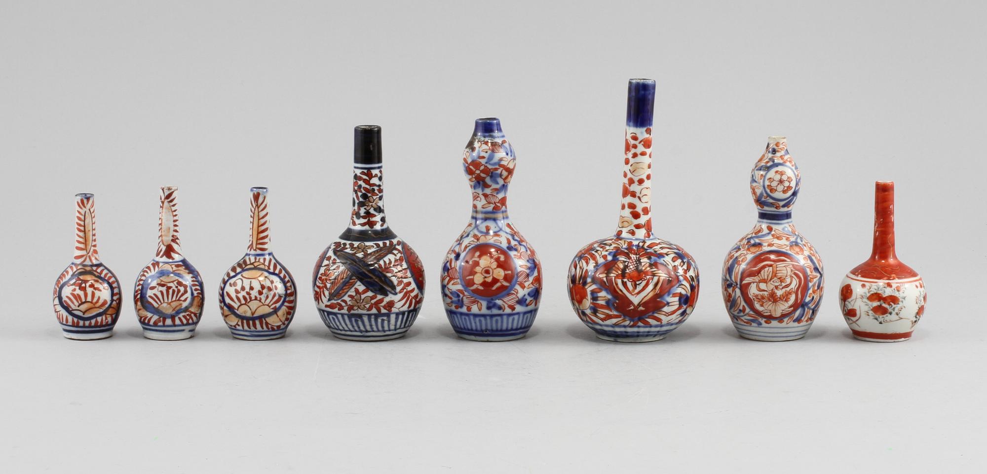 MINIATYRVASER, 8 st, porslin, Japan. 1800/1900-tal.