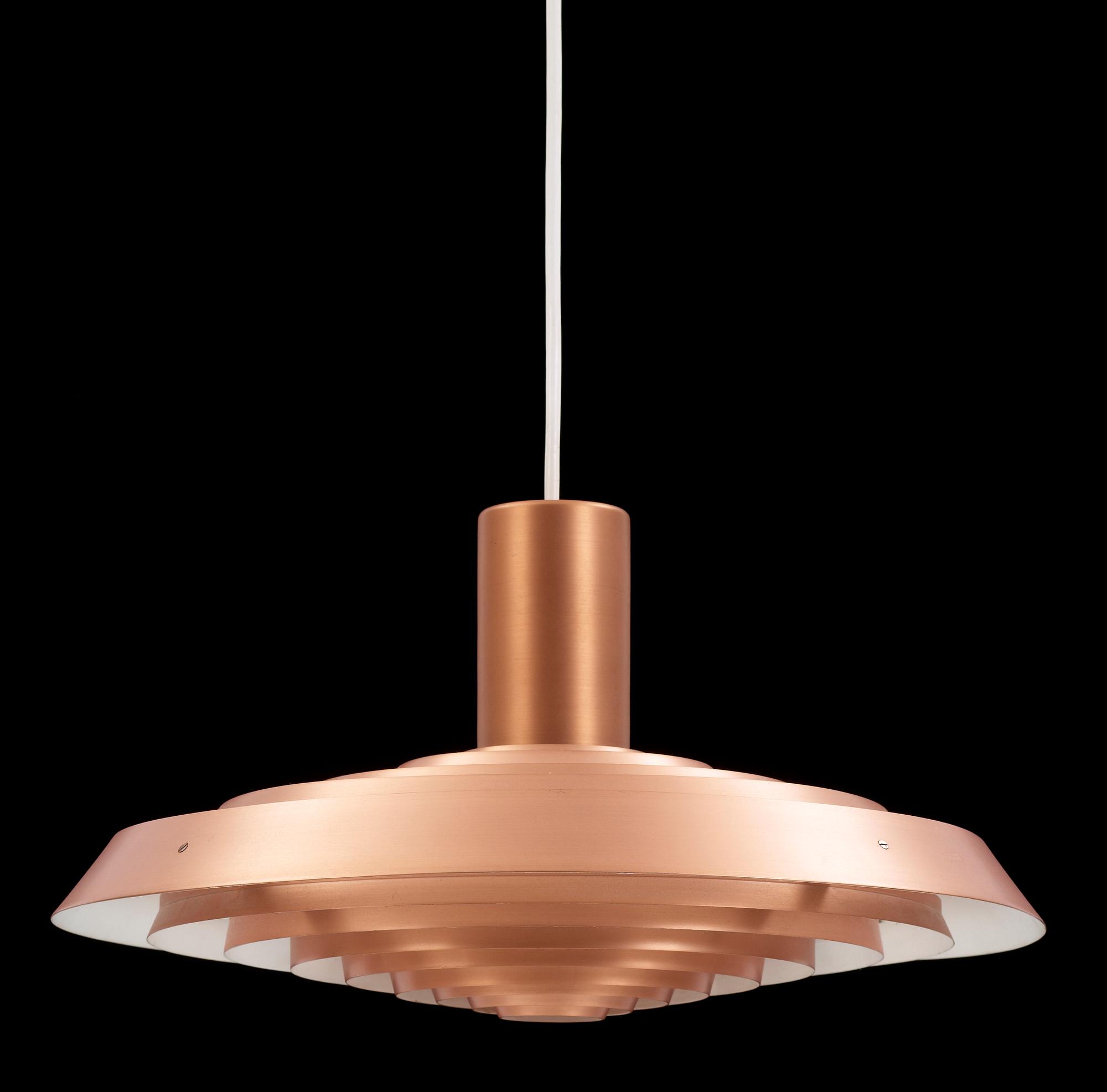 TAKARMATUR, "Tallerkenlampan", Poul Henningsen, Louis Poulsen Danmark. Höjd 22cm.