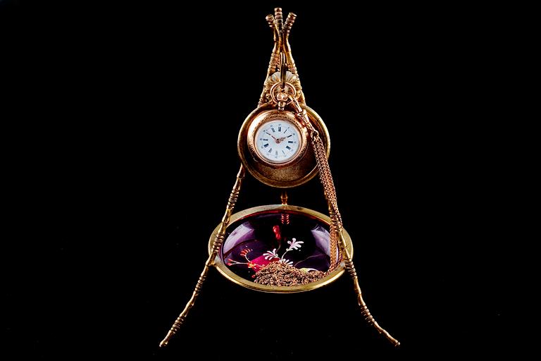 POCKET WATCH + STAND.