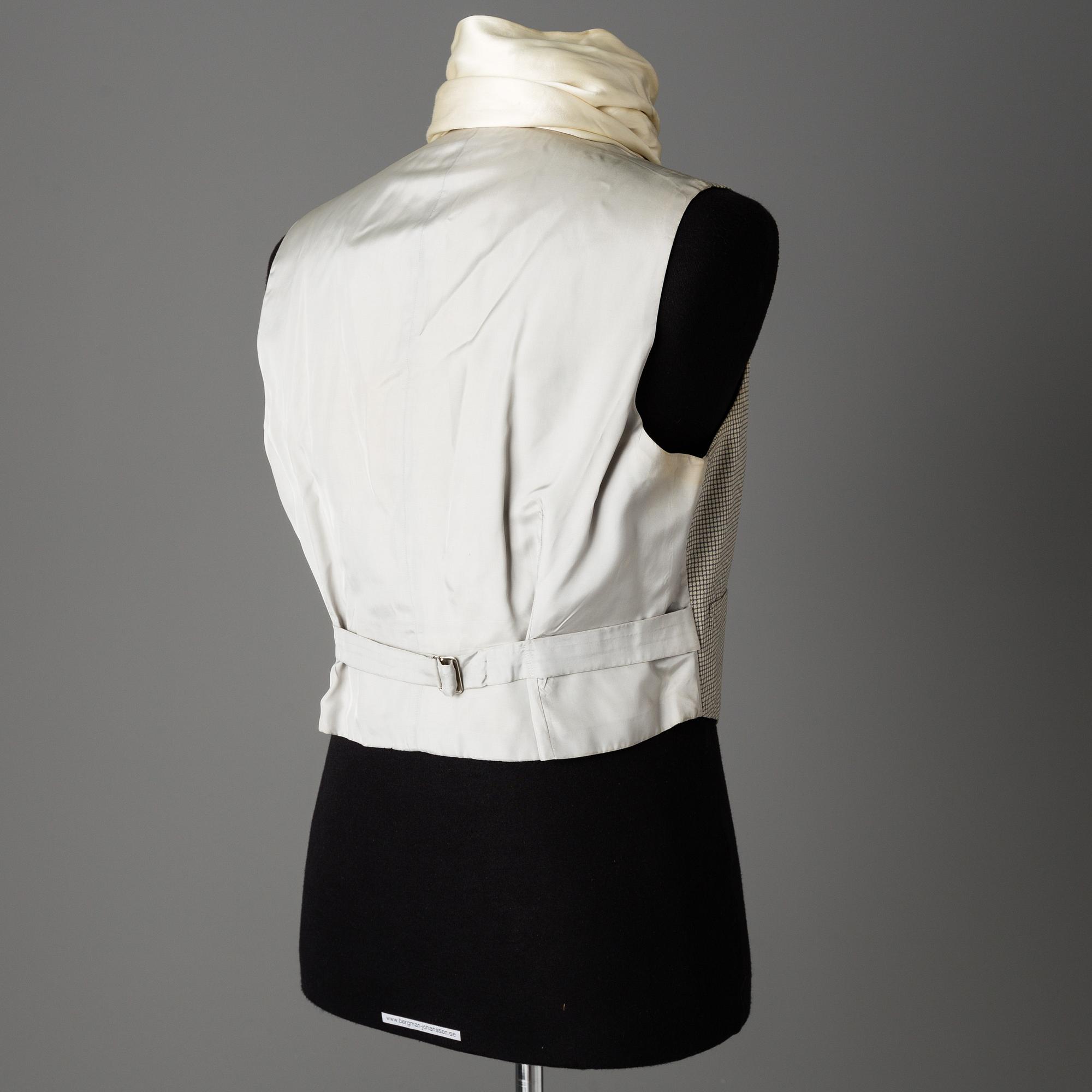 Five pieces of clothing owned by Kar de Mumma, second half of the 20th Century.