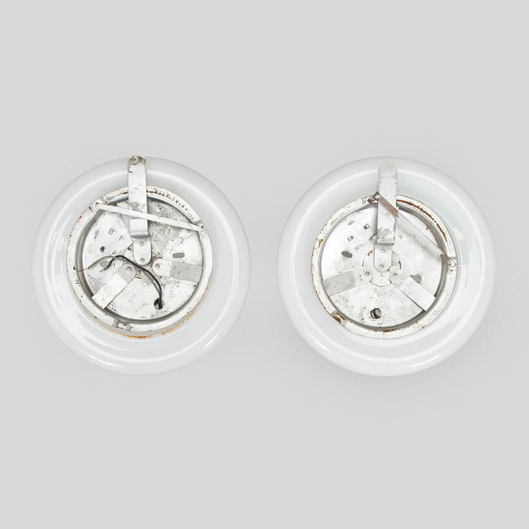 Gunnel Nyman, Two mid-20th century pendant '80115' /  H2-70, light for Idman.