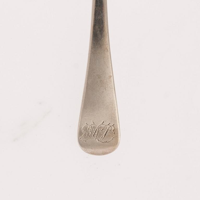 SÅSSLEV, silver, London 1798. Vikt 55 g.