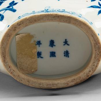 A blue and white moonflask, Qing dynasty, 19th Century with Kangxi six character mark.
