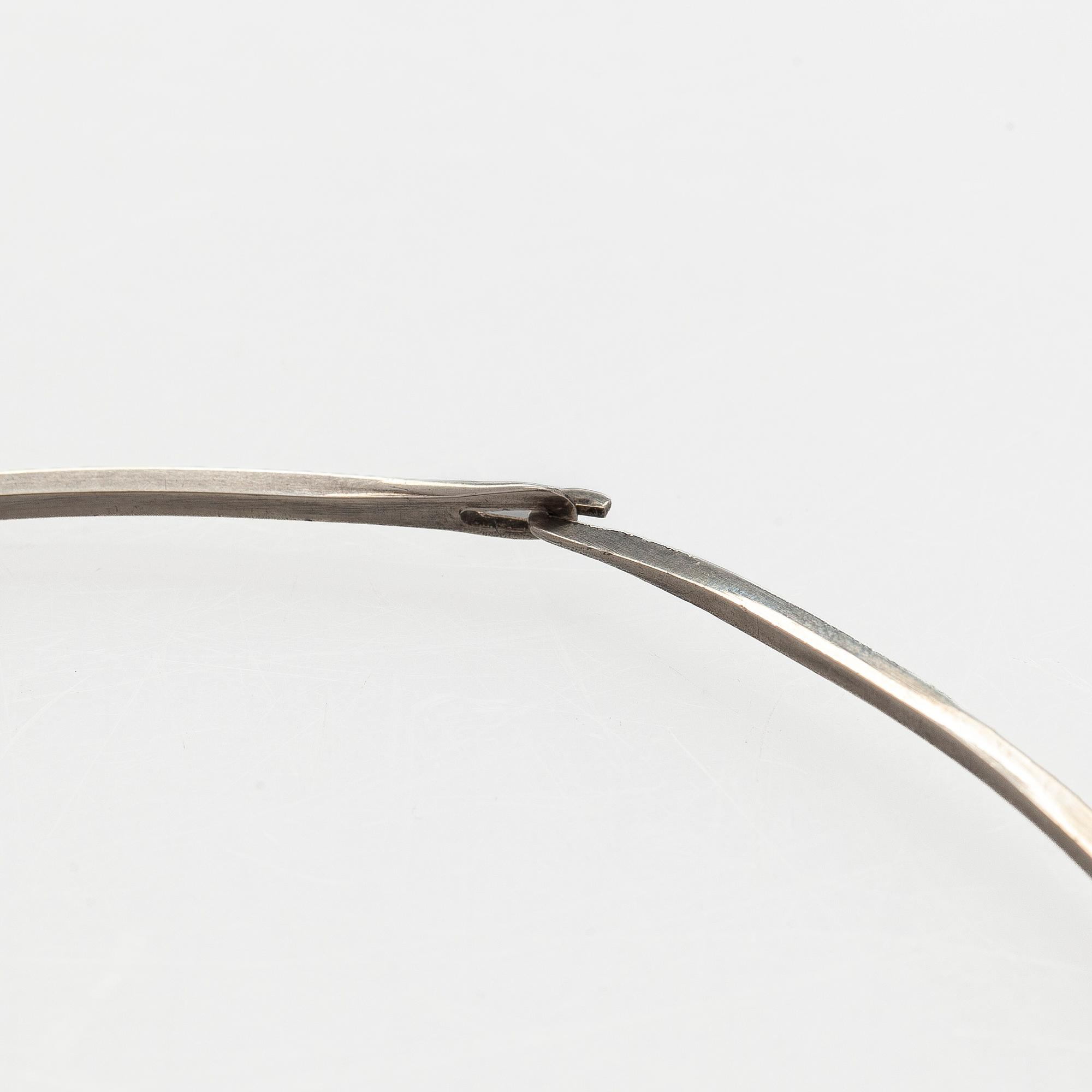 Mirjam Salminen, halssmycke, silver, Kaunis Koru, Helsingfors 1972.