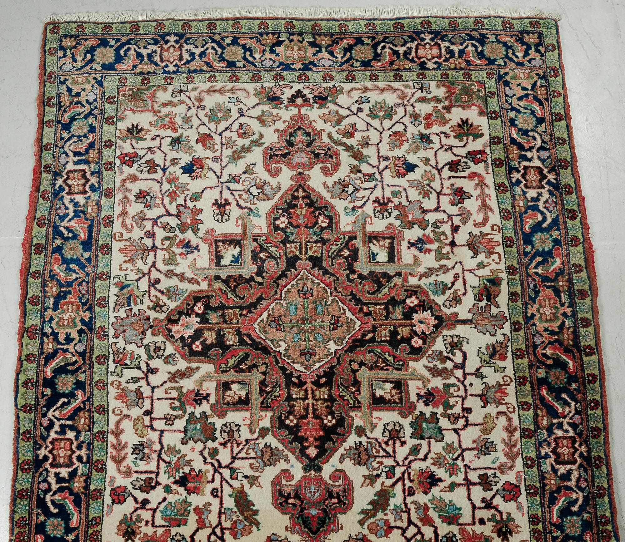 MATTA, Heriz, 160 x 95.