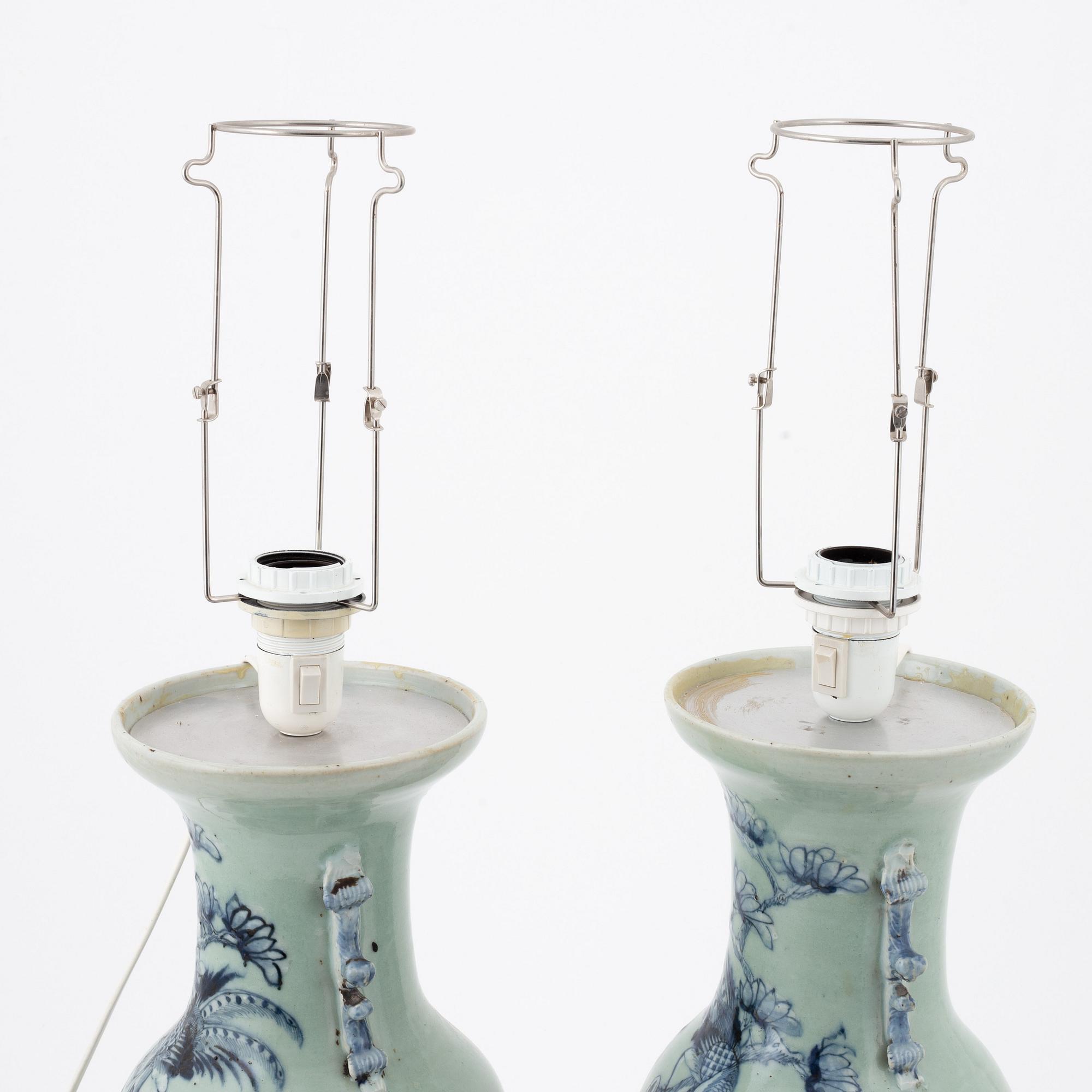 Bordslampor/vaser, ett par, porslin, Kina, 1800-/1900-tal.