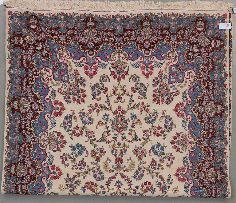 MATTA. old, Kirman. Ca 293 x 178 cm.
