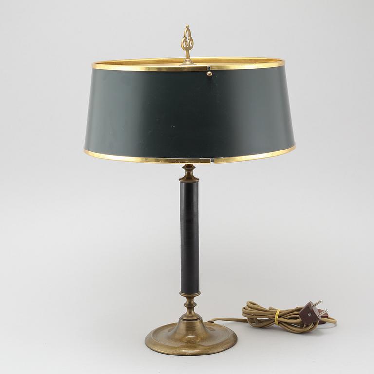 A circa mid 20th century table lamp.